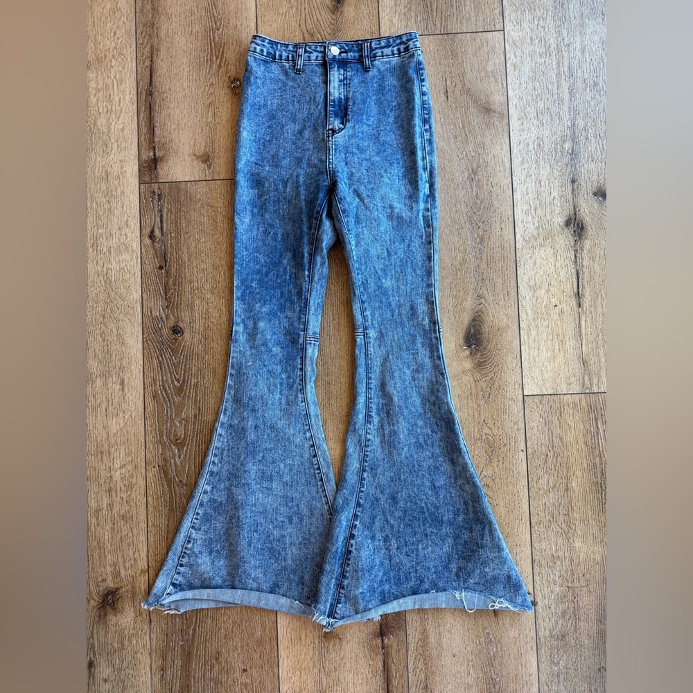 SHEIN Denim Flare Jeans